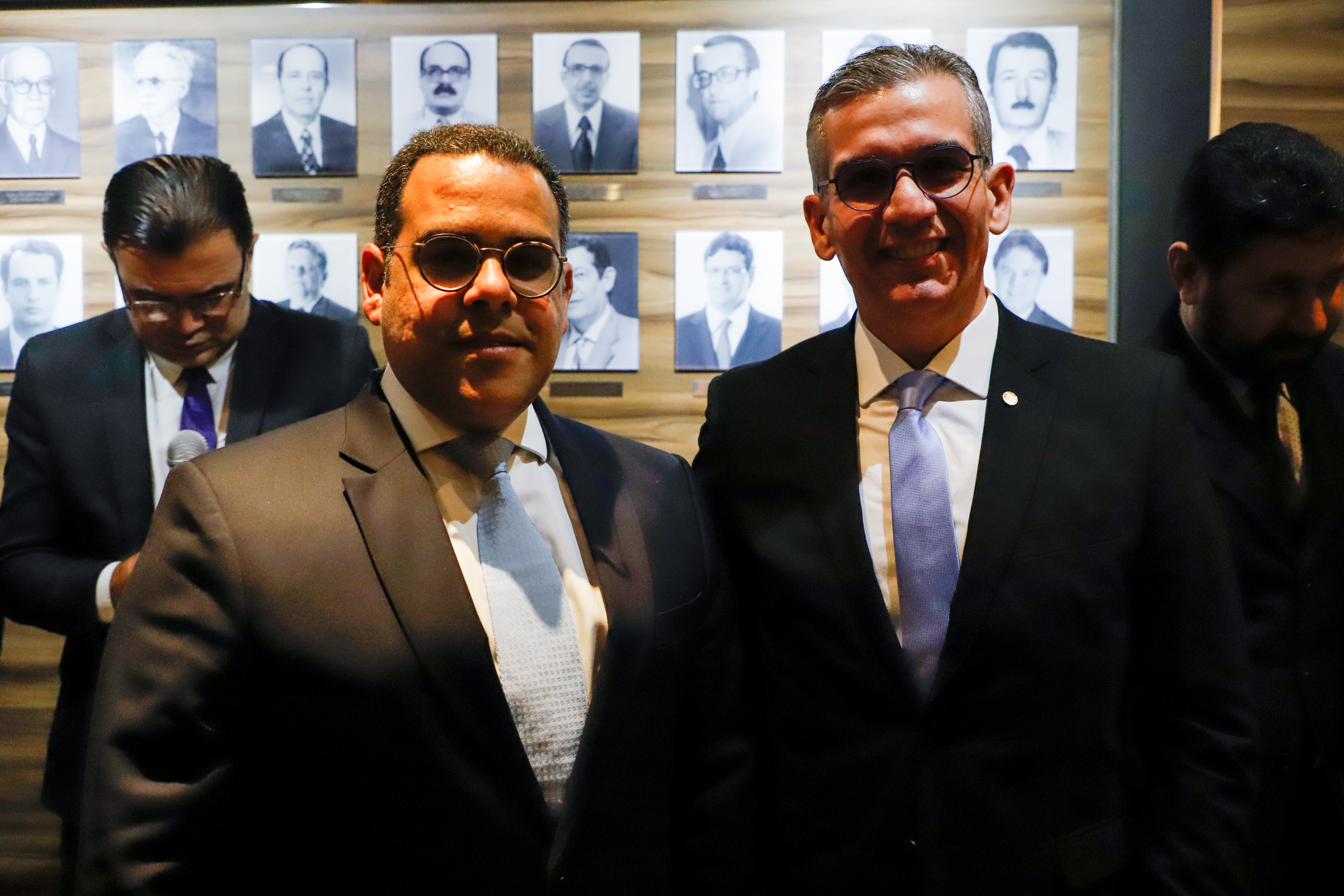 Aposi&ccedil;&atilde;o da placa de Bruno Baptista na OAB Pernambuco