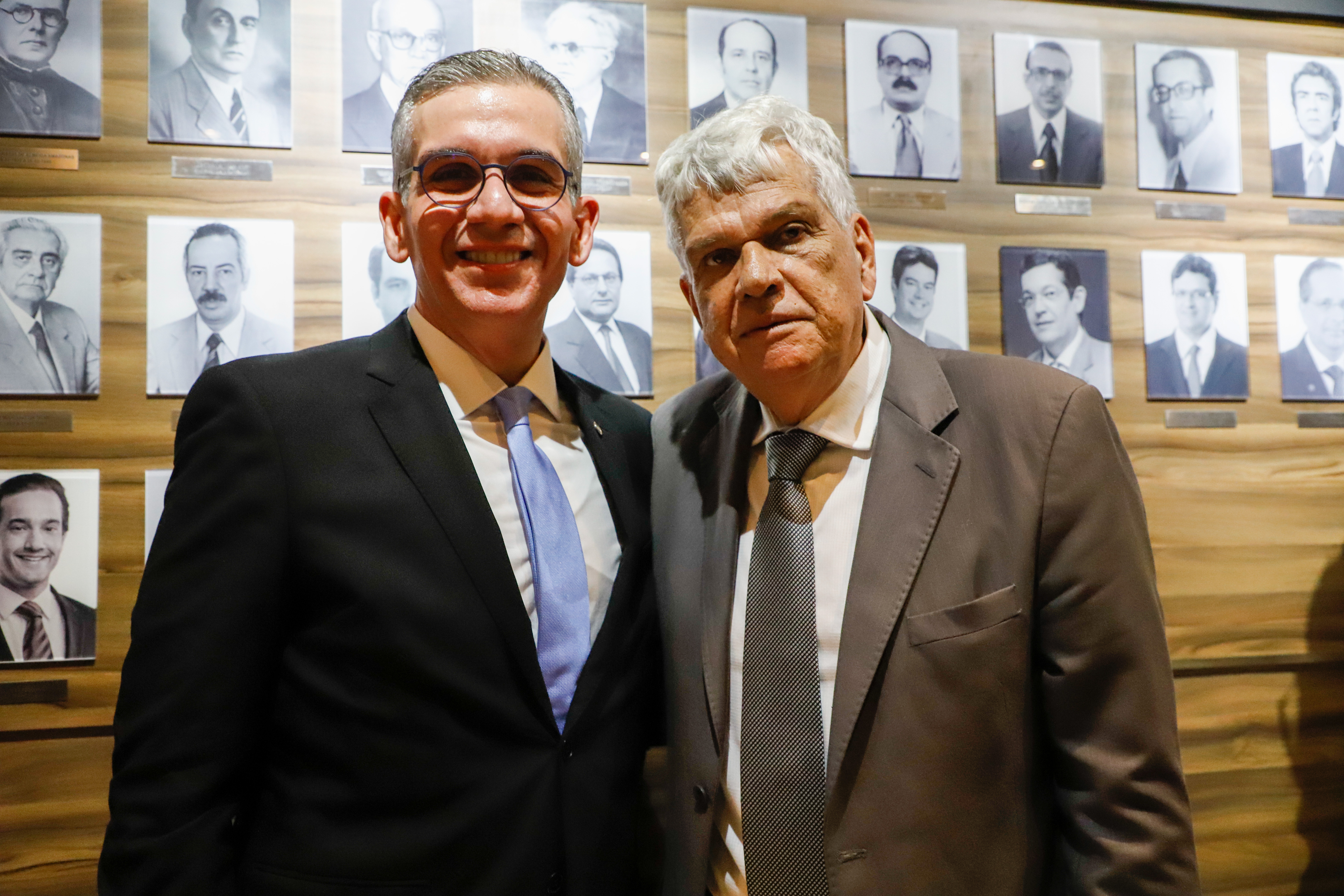 Aposi&ccedil;&atilde;o da placa de Bruno Baptista na OAB Pernambuco