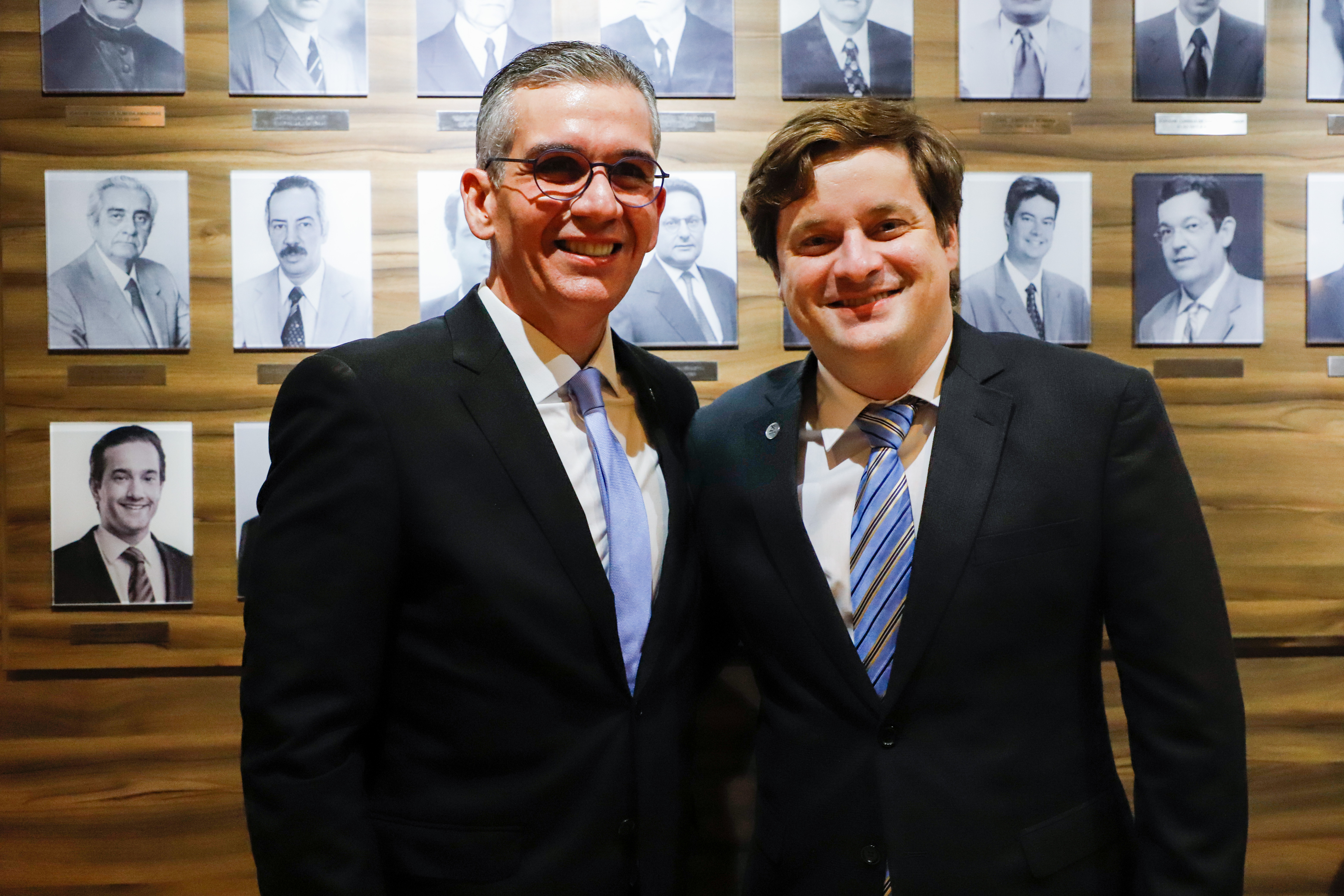 Aposi&ccedil;&atilde;o da placa de Bruno Baptista na OAB Pernambuco