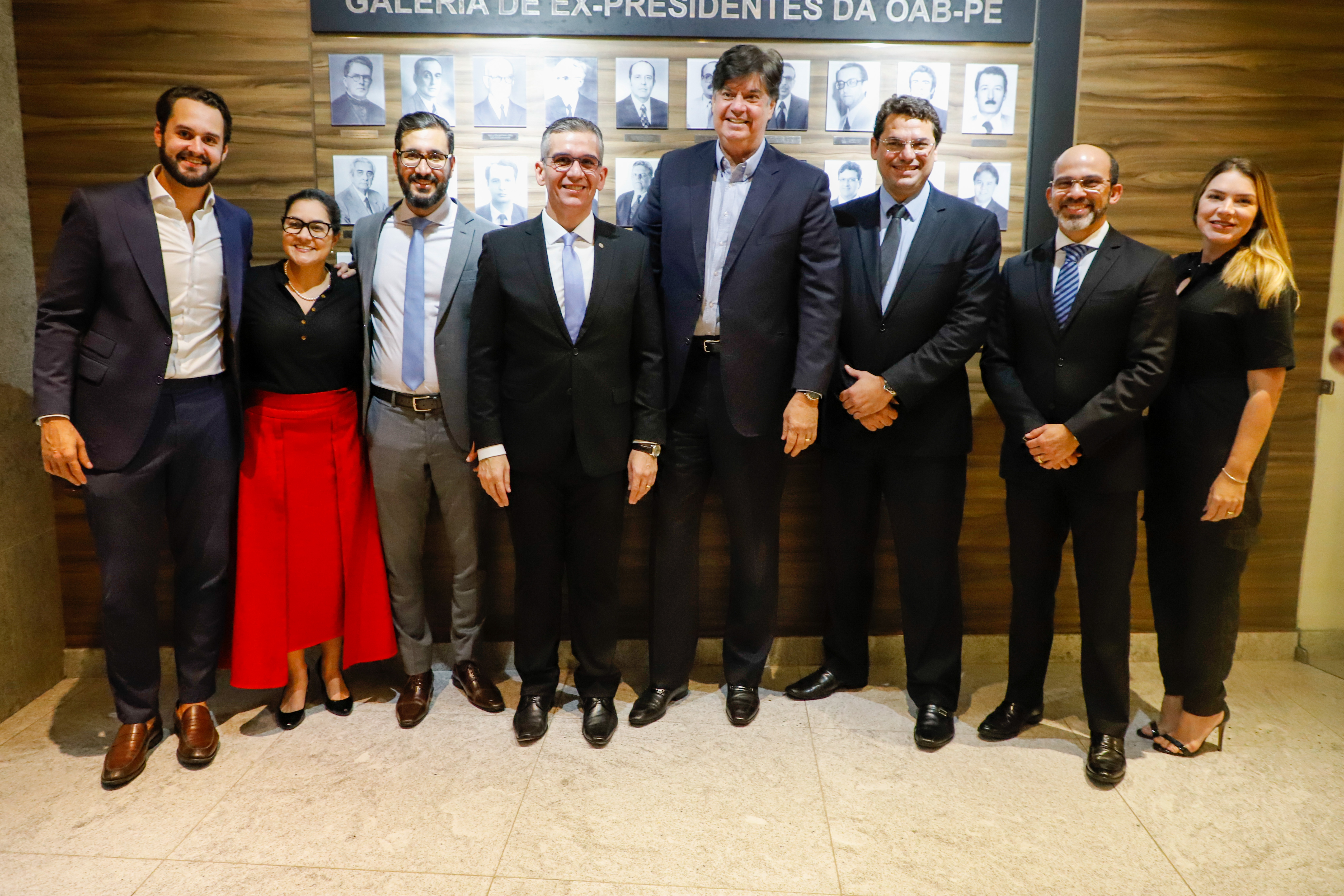 Aposi&ccedil;&atilde;o da placa de Bruno Baptista na OAB Pernambuco