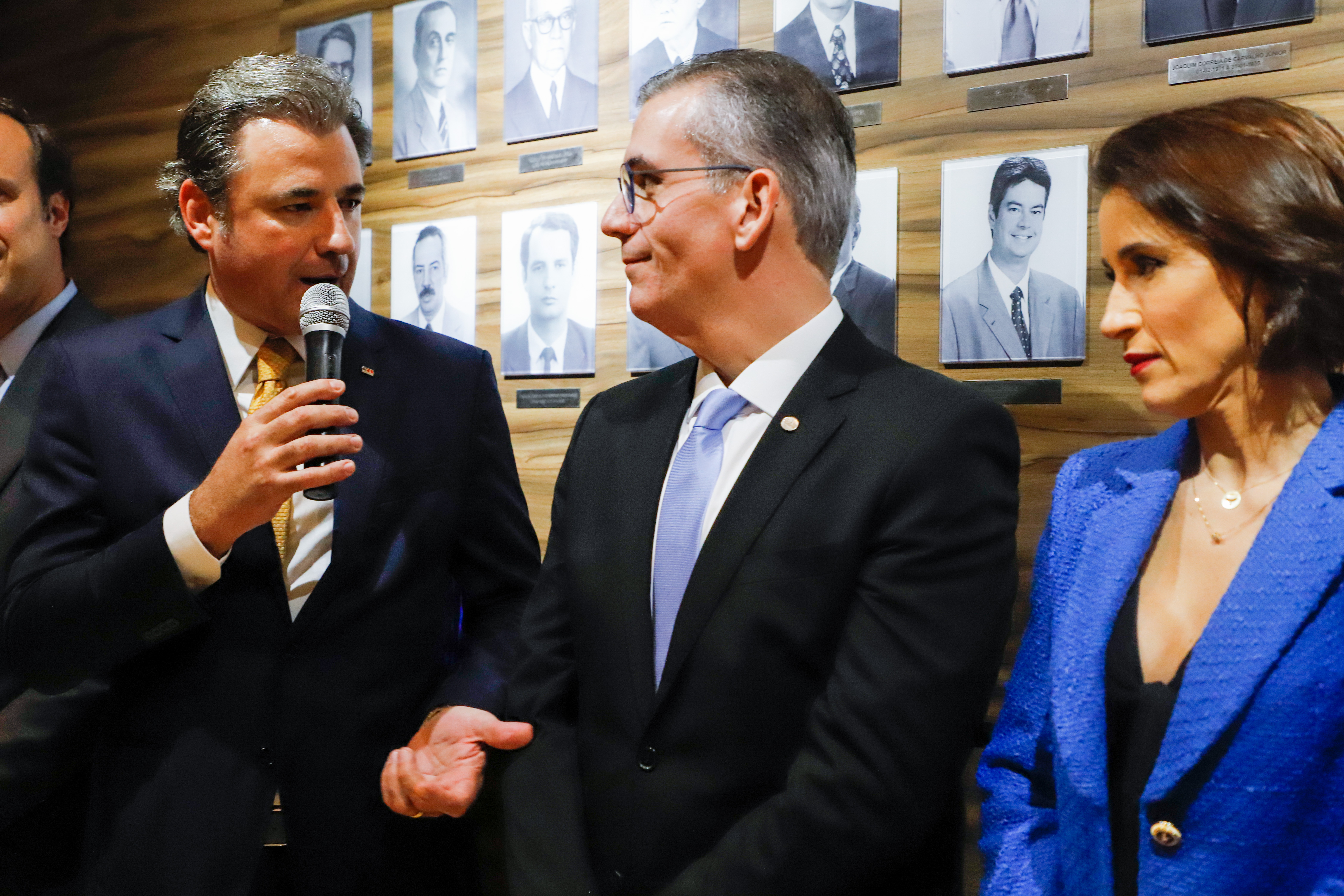 Aposi&ccedil;&atilde;o da placa de Bruno Baptista na OAB Pernambuco