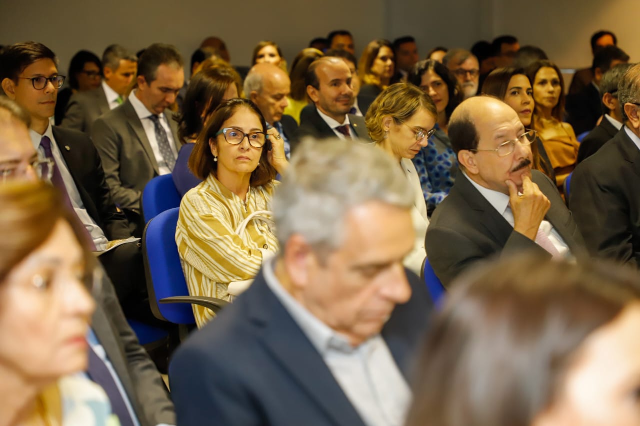 Fernando Ribeiro Lins participa de solenidade de posse do novo procurador-regional Federal da 5&ordf; Regi&atilde;o
