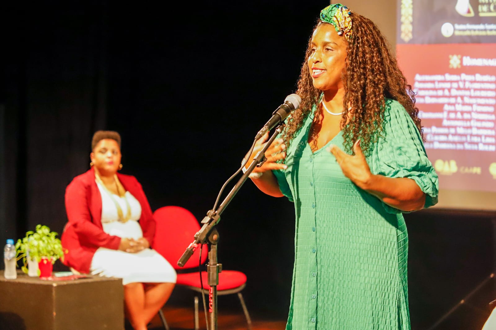 Secret&aacute;ria geral adjunta da OAB-PE &eacute; homenageada no Pr&ecirc;mio Myrthes Gomes de Campos 2023