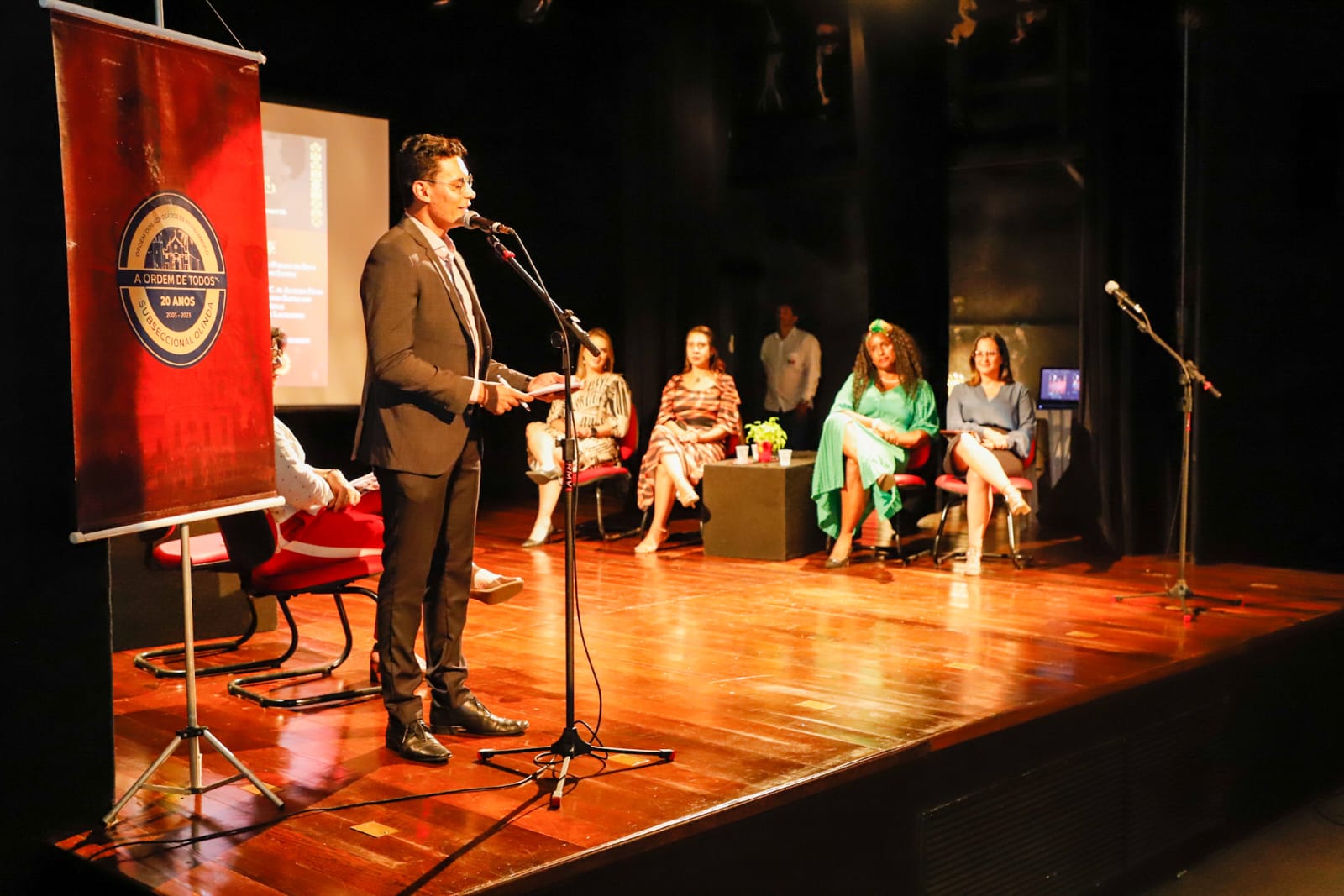 Secret&aacute;ria geral adjunta da OAB-PE &eacute; homenageada no Pr&ecirc;mio Myrthes Gomes de Campos 2023