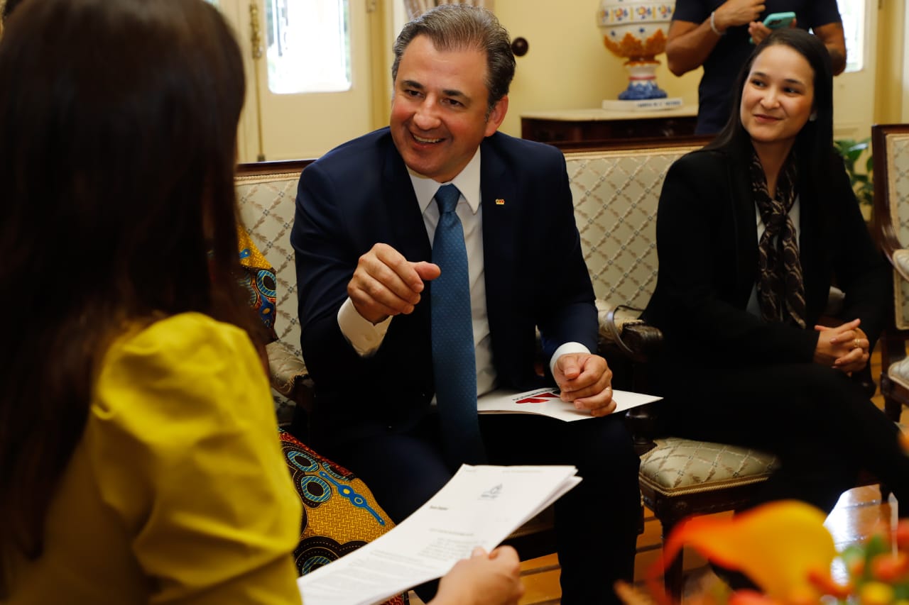 Comitiva da OAB-PE liderada por Fernando Ribeiro apresenta projeto da advocacia dativa para Raquel Lyra