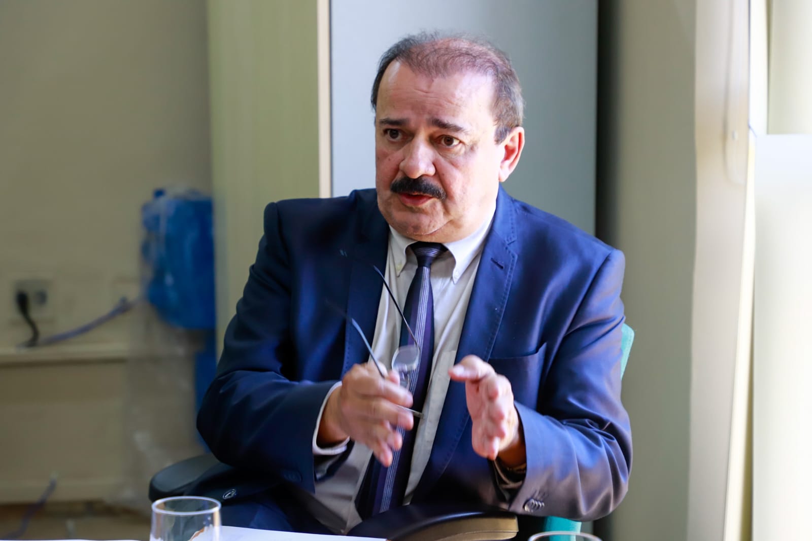 Fernando Ribeiro Lins em reuni&atilde;o com Corregedor Auxiliar da 1&ordf; Entr&acirc;ncia do TJPE