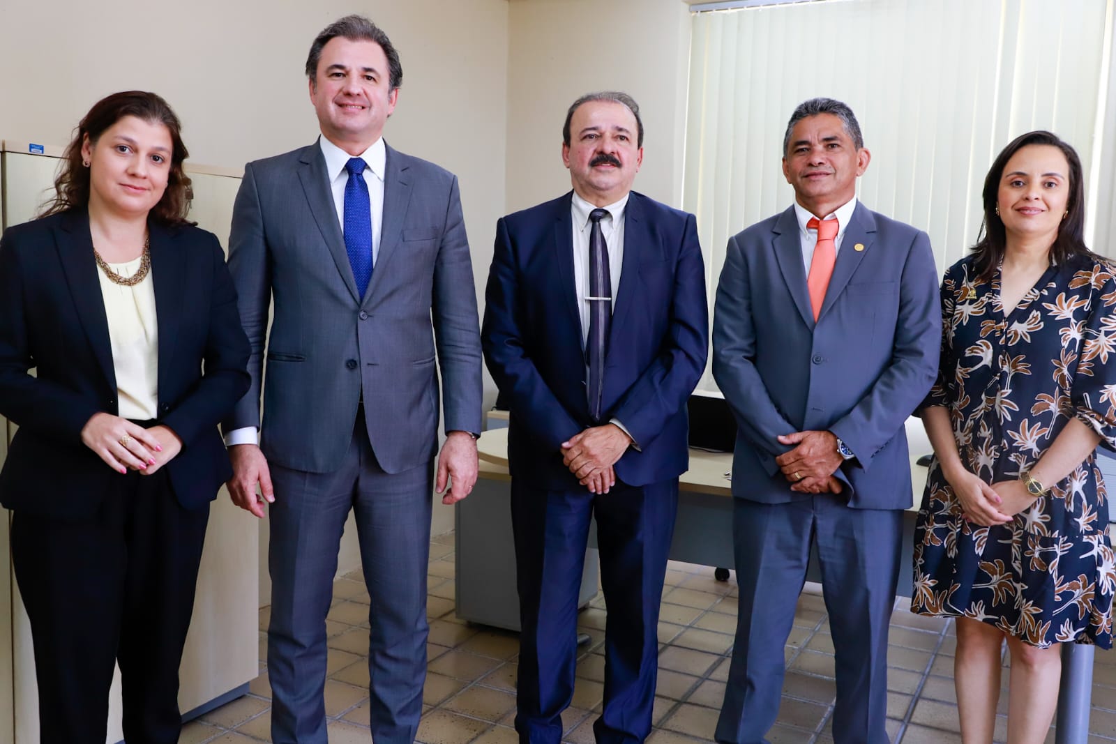 Fernando Ribeiro Lins em reuni&atilde;o com Corregedor Auxiliar da 1&ordf; Entr&acirc;ncia do TJPE