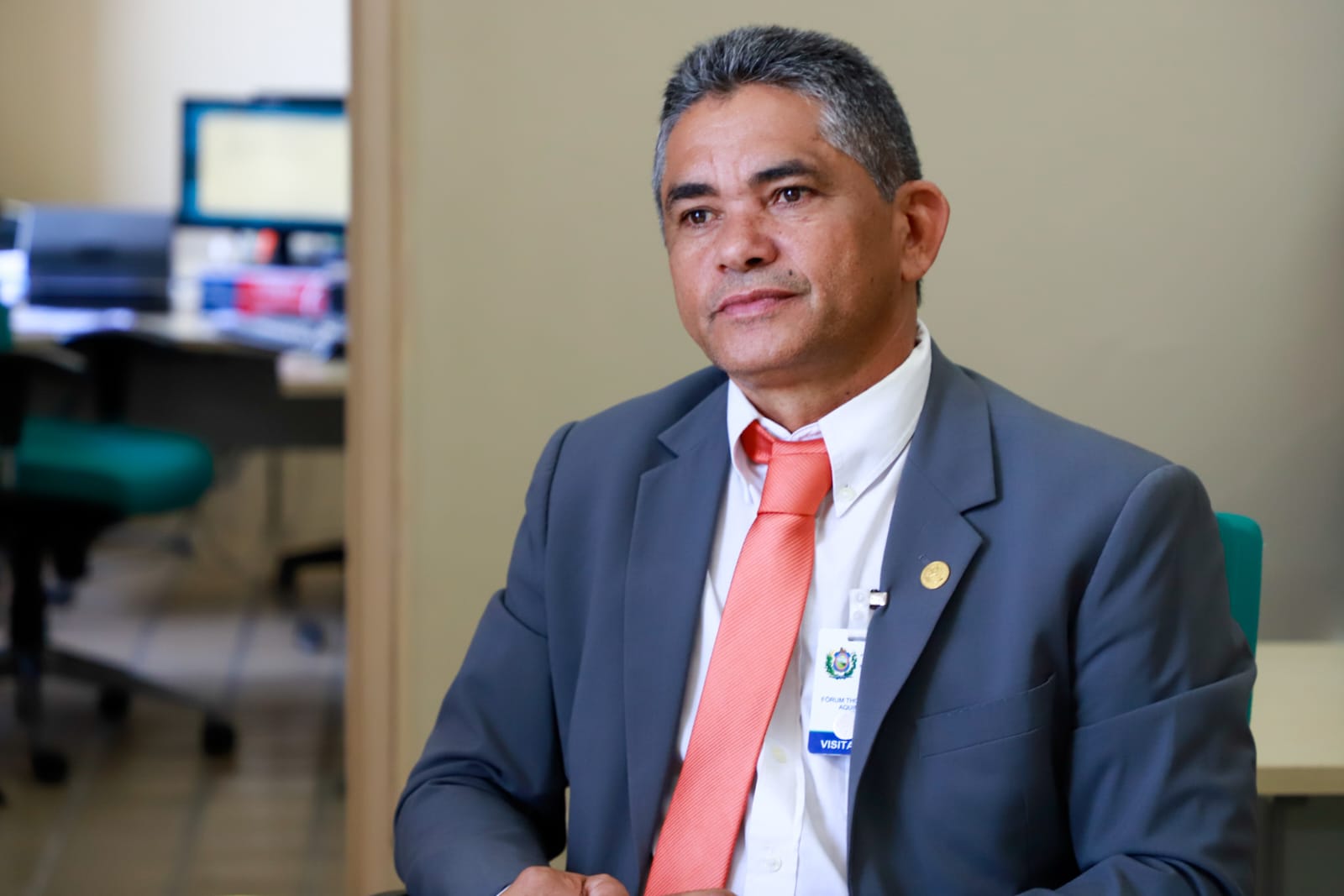 Fernando Ribeiro Lins em reuni&atilde;o com Corregedor Auxiliar da 1&ordf; Entr&acirc;ncia do TJPE