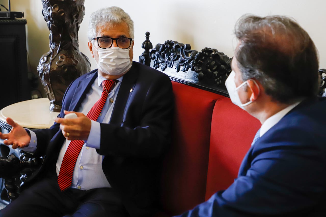 Fernando Ribeiro Lins leva demandas da advocacia da regi&atilde;o ao presidente do TJPE