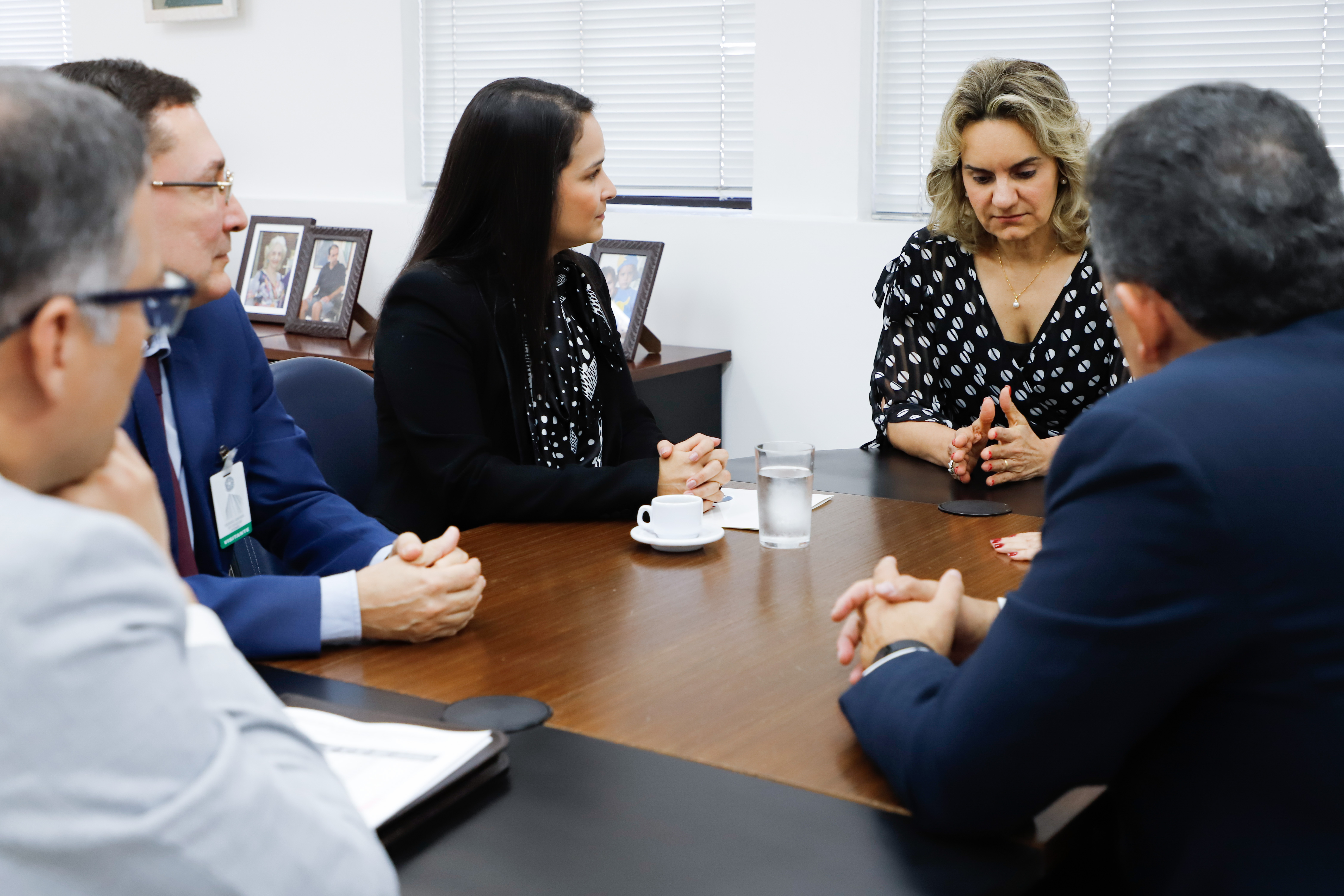 A Vice-presidente da OAB-PE Ingrid Zanella em reuni&atilde;o com a presidente em exerc&iacute;cio do TRT6 Nise Pedroso Lins