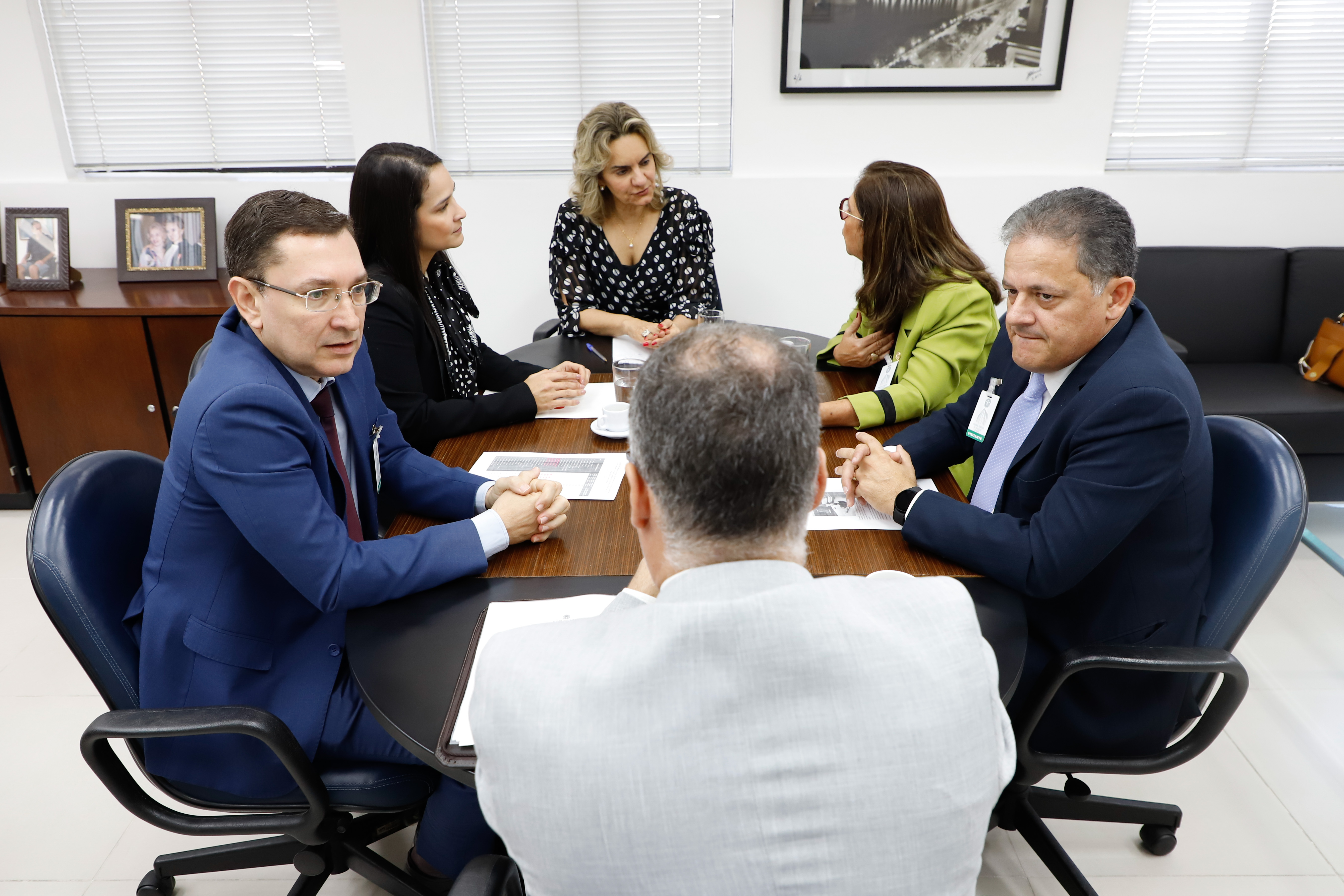A Vice-presidente da OAB-PE Ingrid Zanella em reuni&atilde;o com a presidente em exerc&iacute;cio do TRT6 Nise Pedroso Lins
