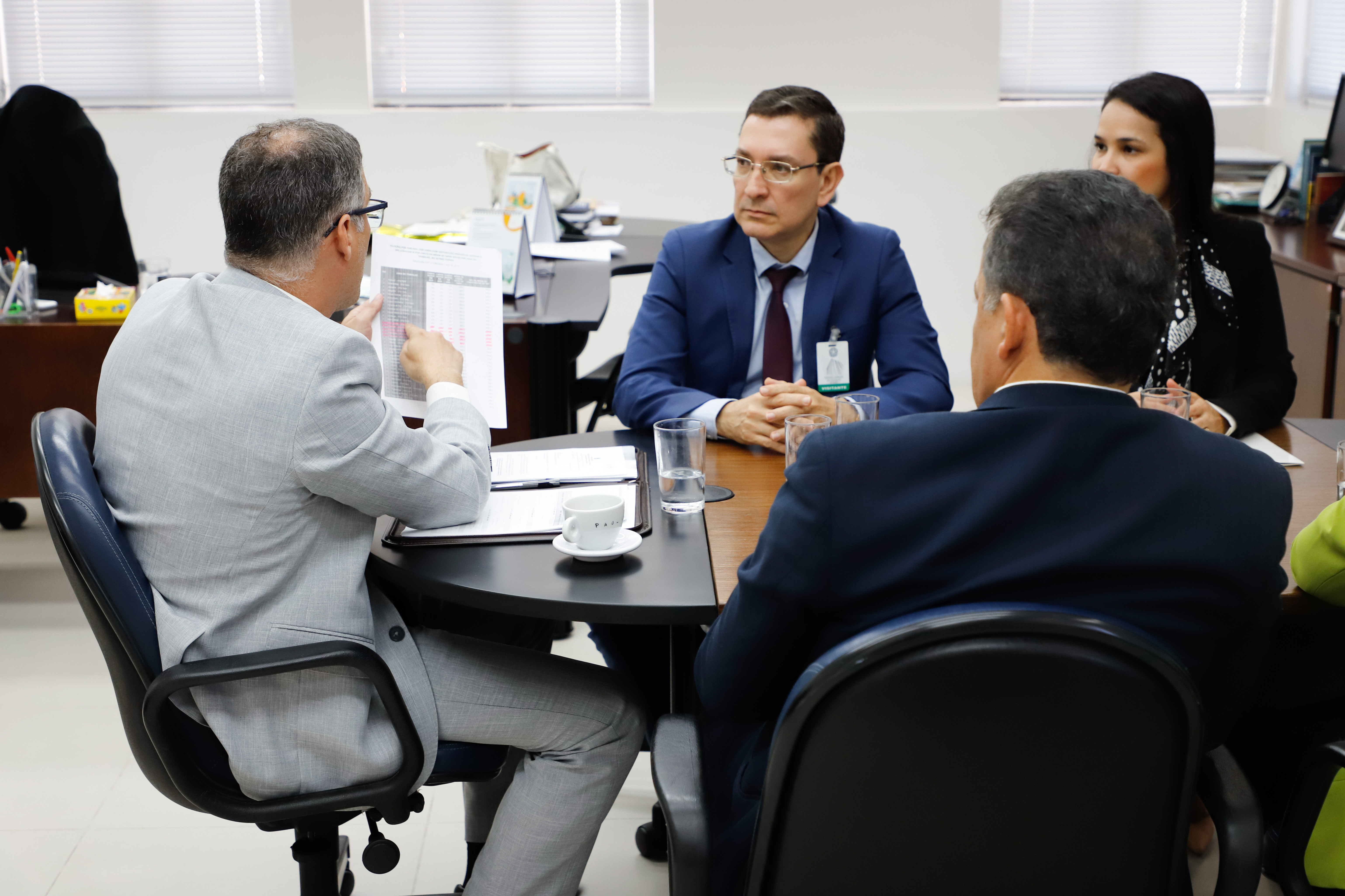A Vice-presidente da OAB-PE Ingrid Zanella em reuni&atilde;o com a presidente em exerc&iacute;cio do TRT6 Nise Pedroso Lins
