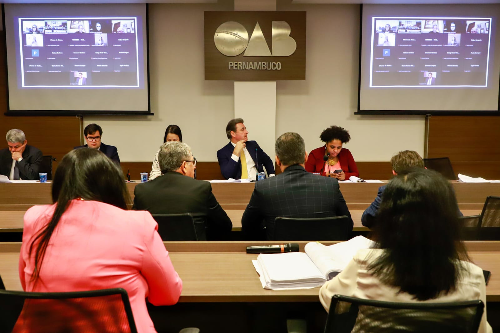 OAB Pernambuco aprova desagravo em favor de advogada desrespeitada por juiz do trabalho
