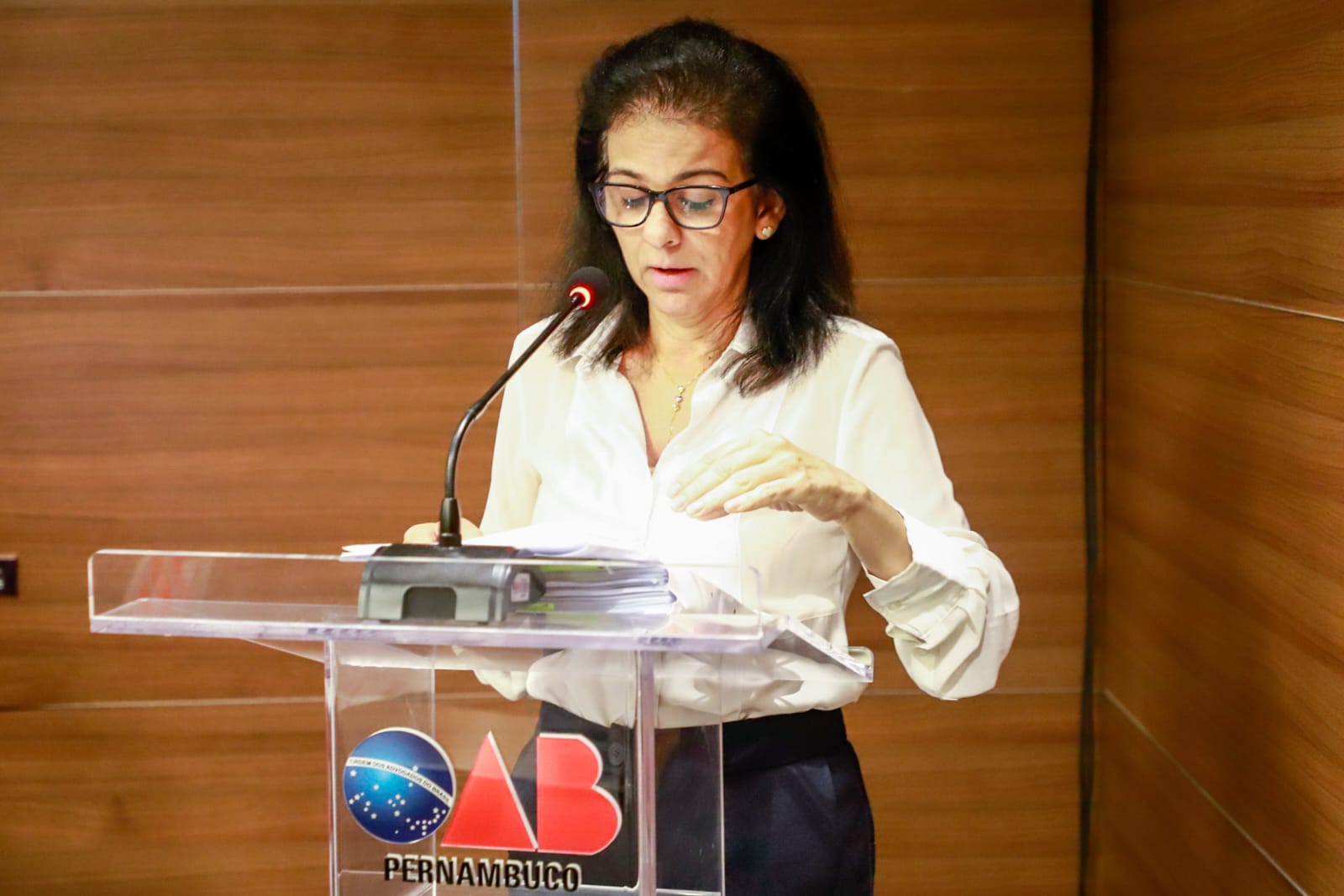 OAB Pernambuco aprova desagravo em favor de advogada desrespeitada por juiz do trabalho