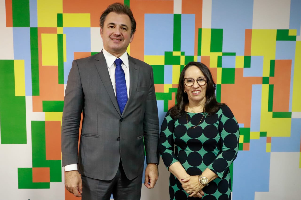 OAB-PE lan&ccedil;a cartilha sobre direitos da crian&ccedil;a e adolescente
