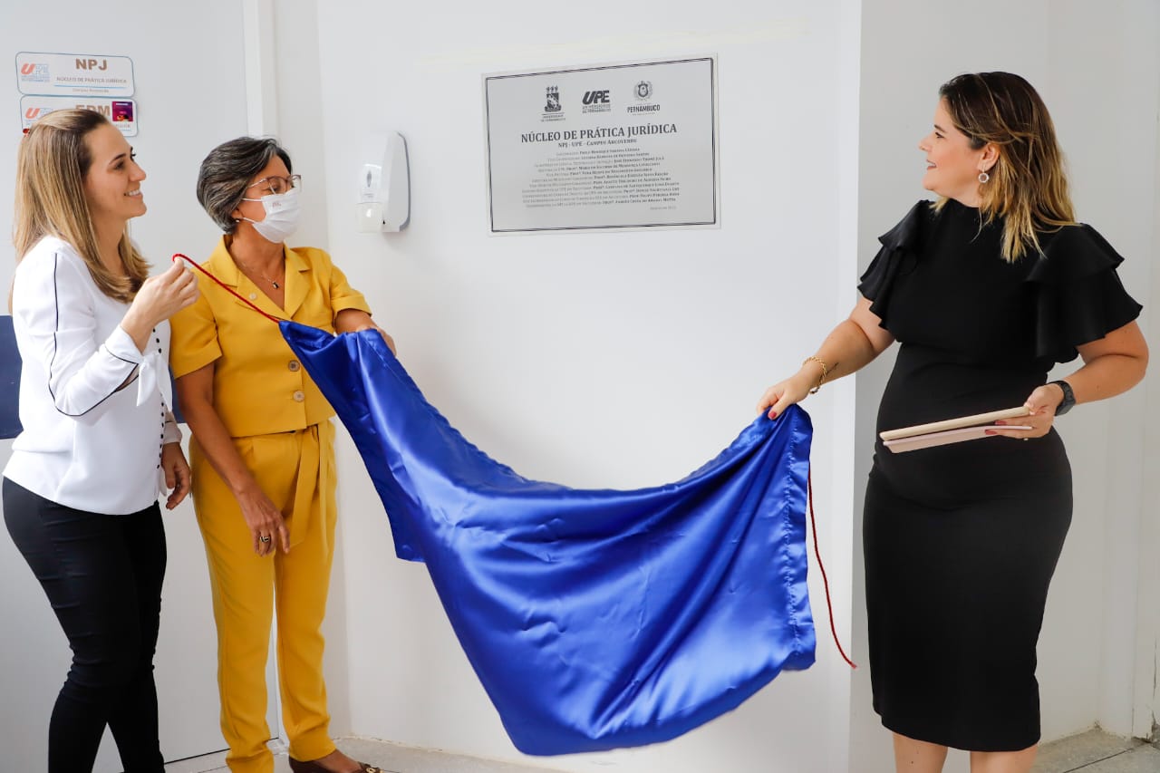 OAB-PE entrega Selo OAB Recomenda &agrave; Universidade de Pernambuco Campus Arcoverde