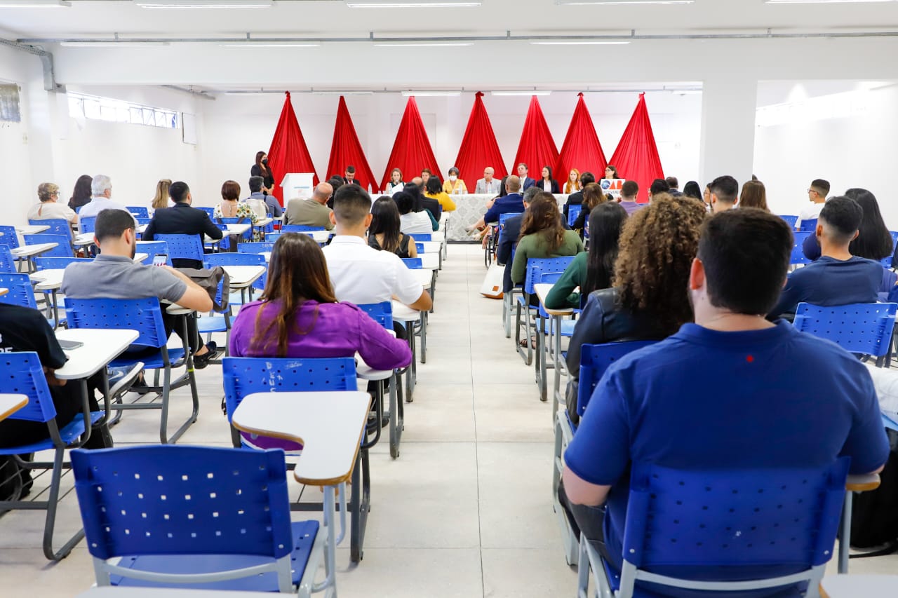 OAB-PE entrega Selo OAB Recomenda &agrave; Universidade de Pernambuco Campus Arcoverde