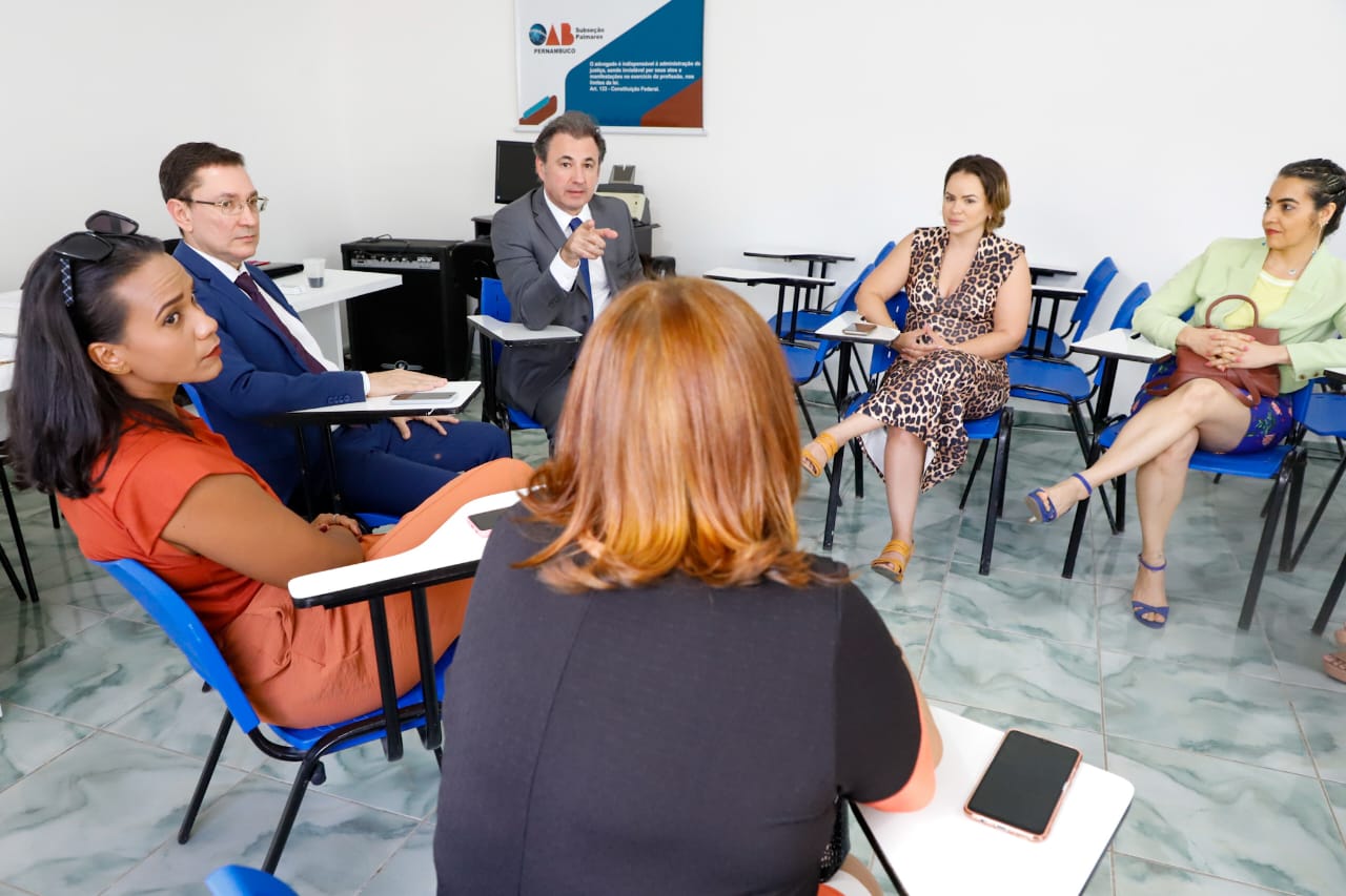 Visita &agrave; sede da OAB Palmares