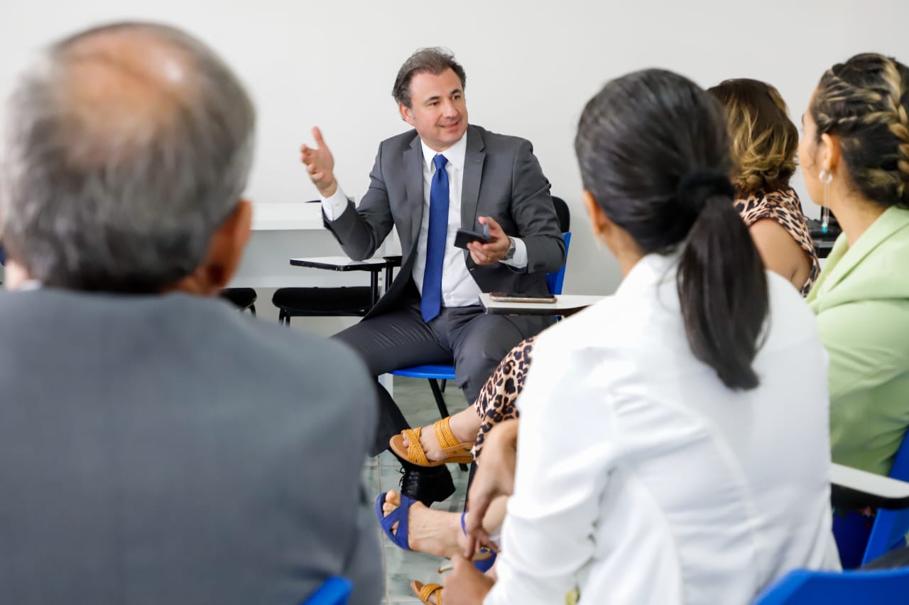 Visita &agrave; sede da OAB Palmares