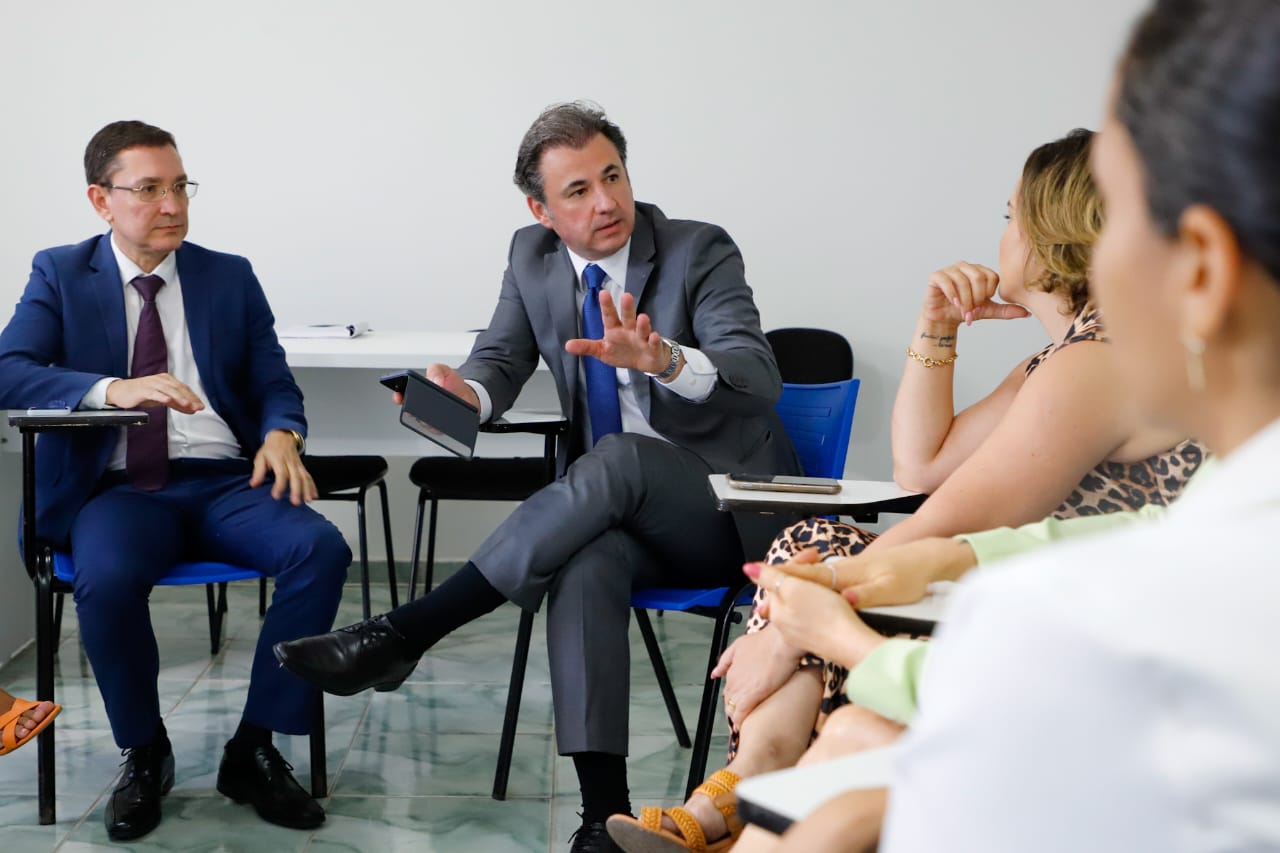 Visita &agrave; sede da OAB Palmares