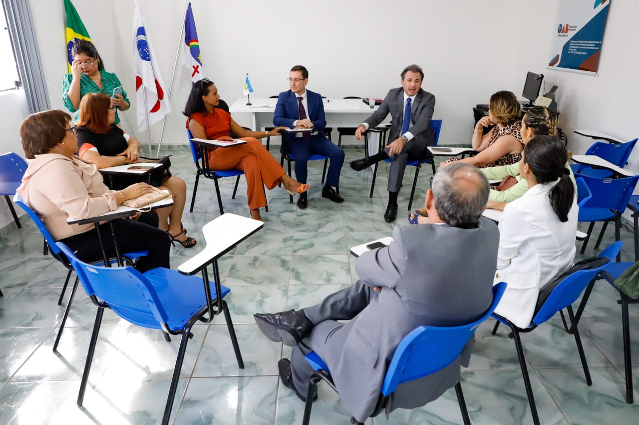 Visita &agrave; sede da OAB Palmares