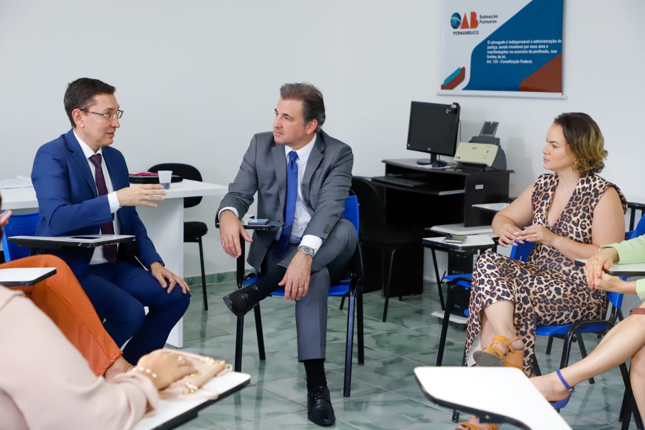 Visita &agrave; sede da OAB Palmares