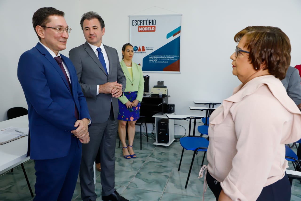 Visita &agrave; sede da OAB Palmares