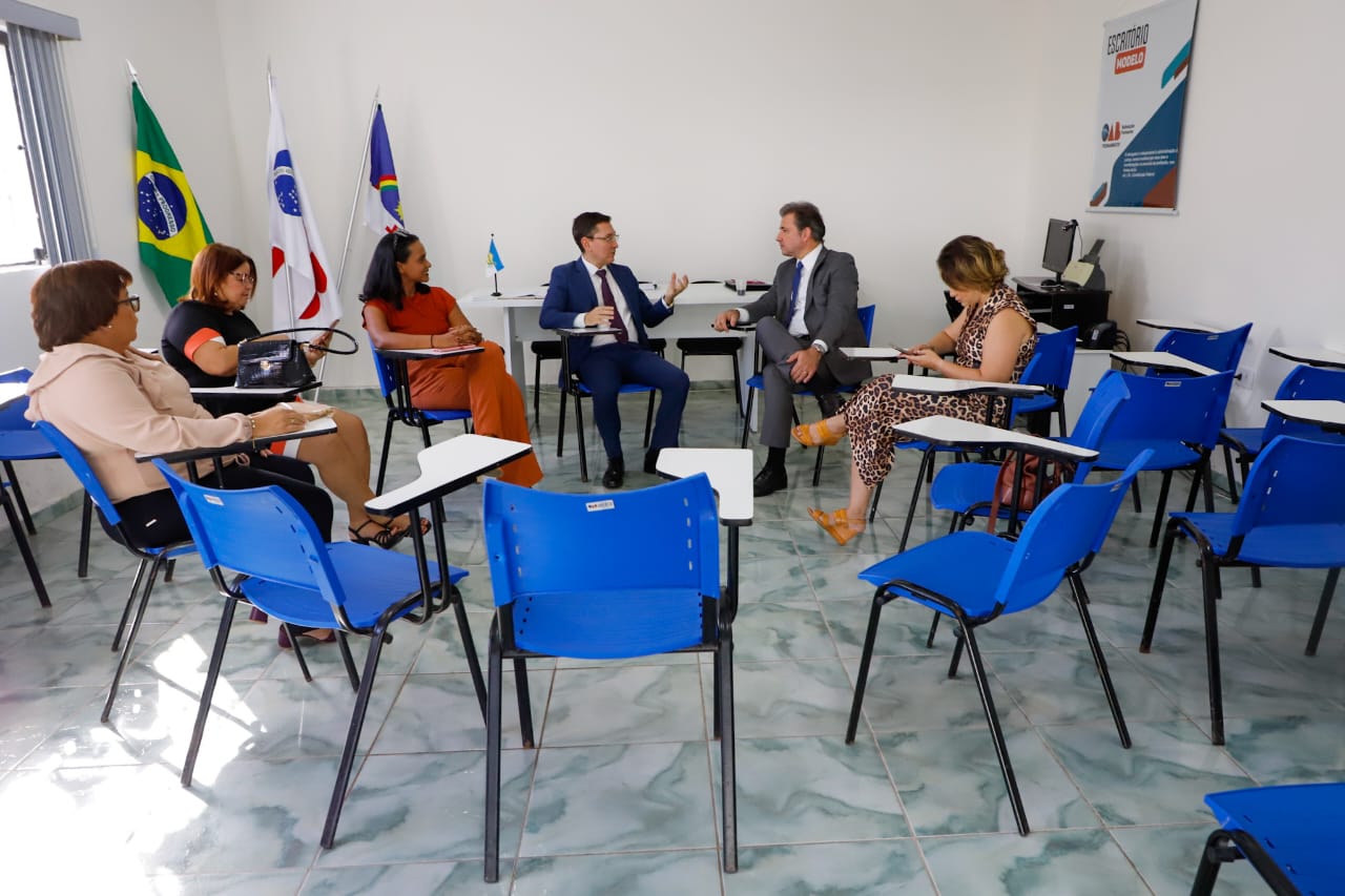 Visita &agrave; sede da OAB Palmares