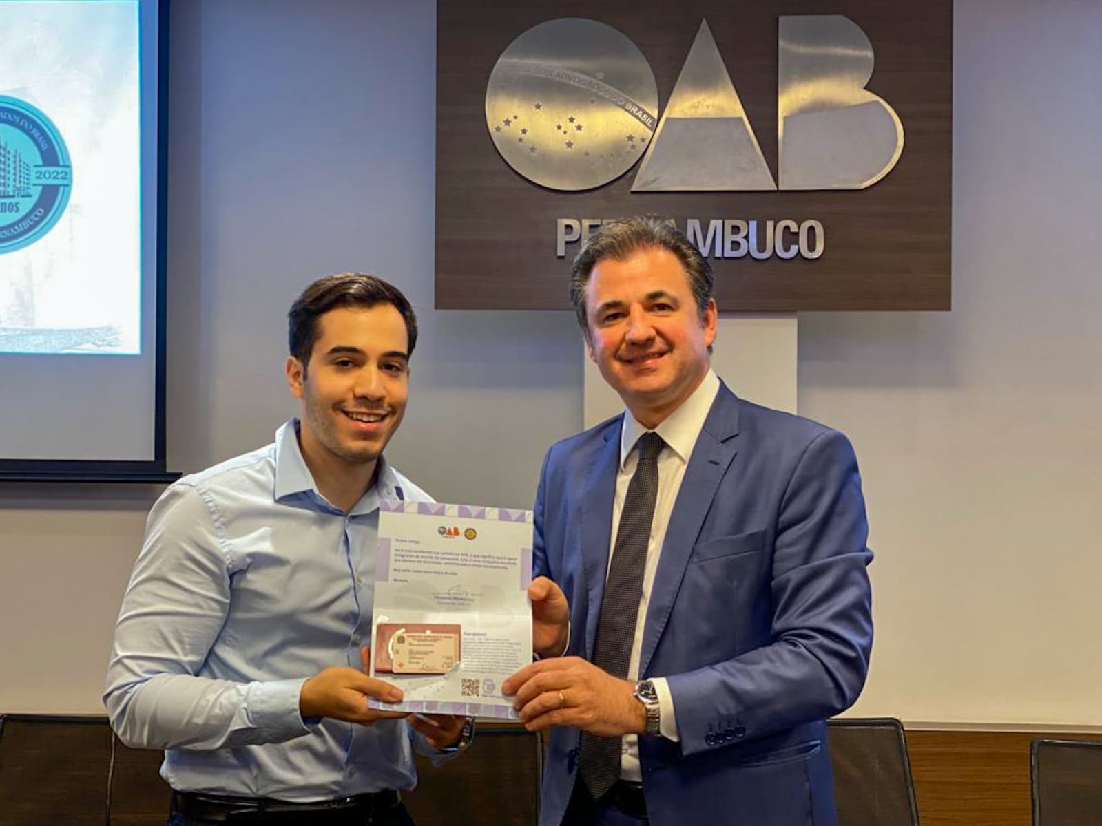 Entrega de carteiras aos novos advogados e advogadas