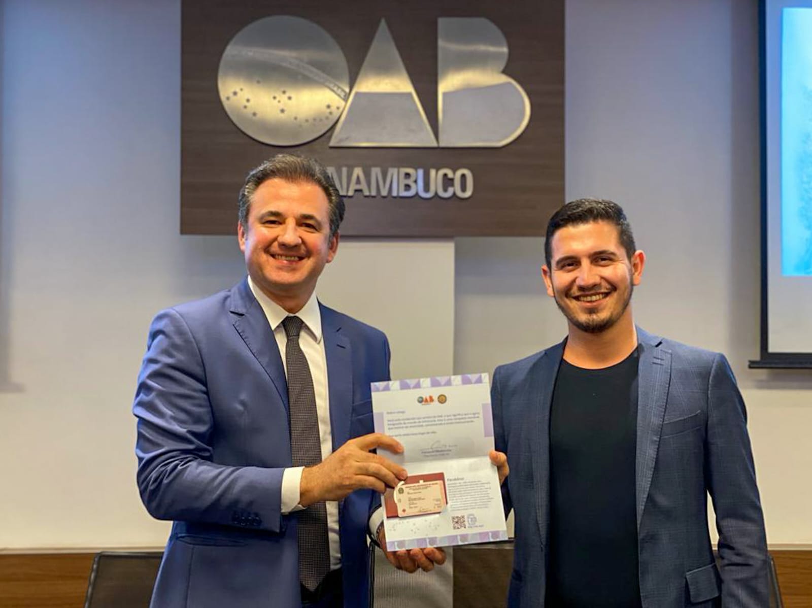 Entrega de carteiras aos novos advogados e advogadas