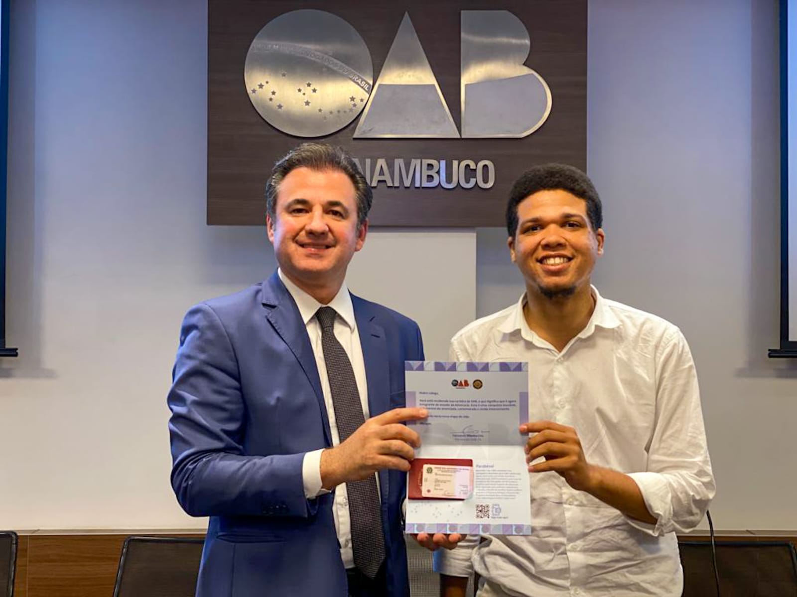 Entrega de carteiras aos novos advogados e advogadas