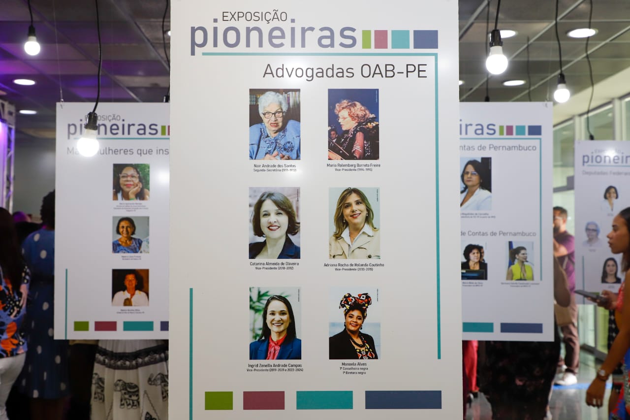 Ingrid Zanella &eacute; homenageada na Exposi&ccedil;&atilde;o Pioneiras no TRE-PE