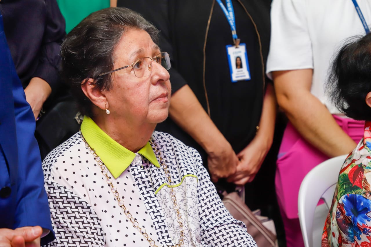 Ingrid Zanella &eacute; homenageada na Exposi&ccedil;&atilde;o Pioneiras no TRE-PE