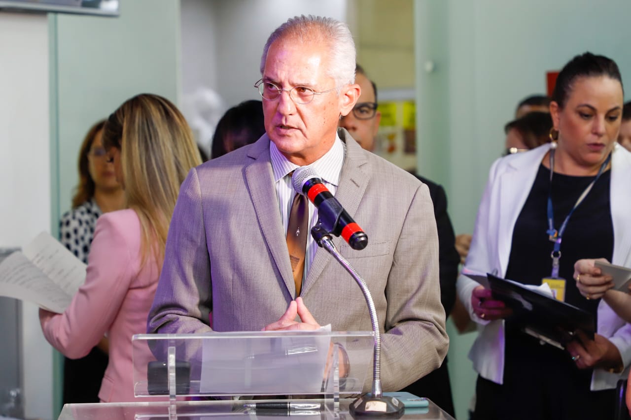 Ingrid Zanella &eacute; homenageada na Exposi&ccedil;&atilde;o Pioneiras no TRE-PE