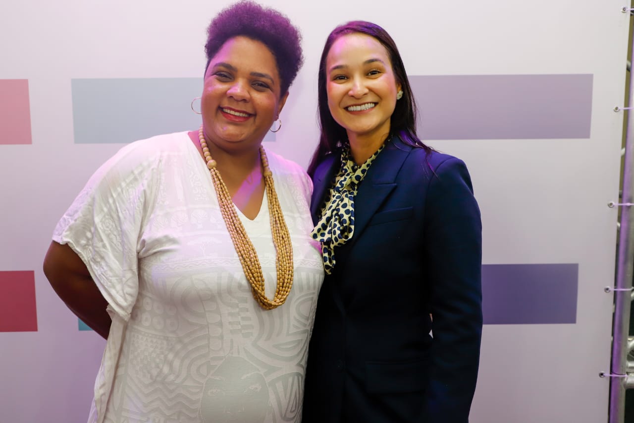 Ingrid Zanella &eacute; homenageada na Exposi&ccedil;&atilde;o Pioneiras no TRE-PE