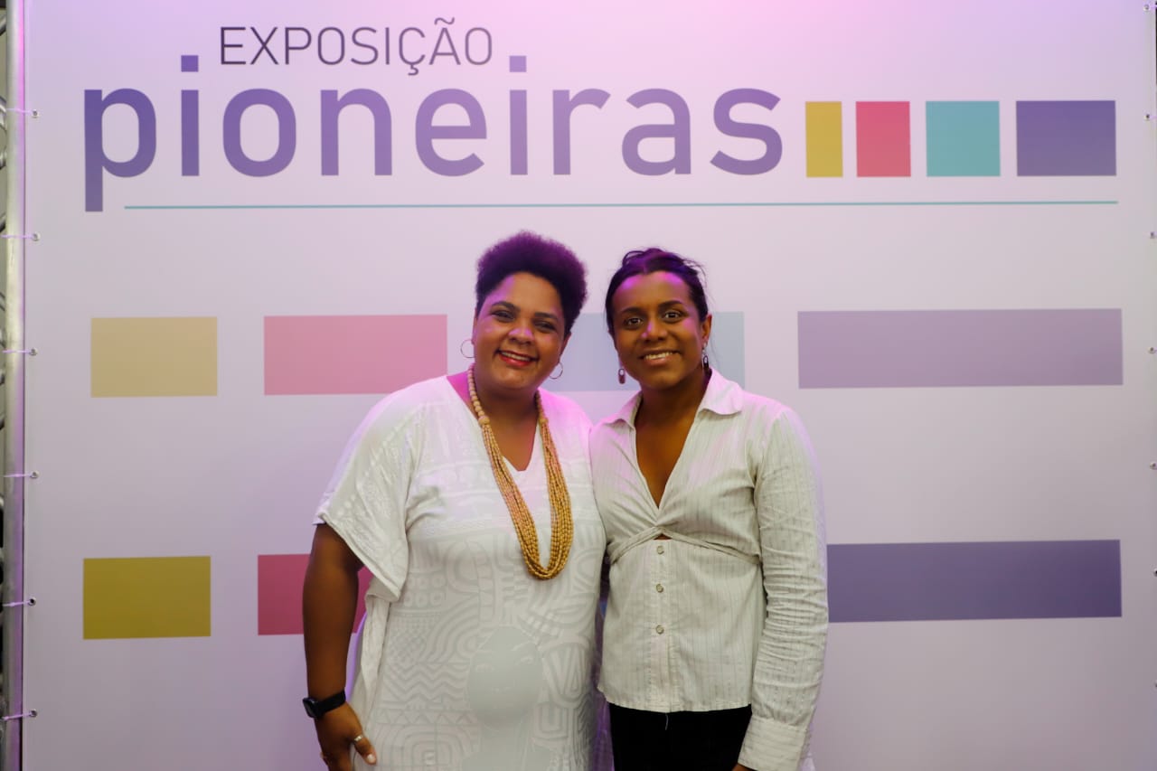 Ingrid Zanella &eacute; homenageada na Exposi&ccedil;&atilde;o Pioneiras no TRE-PE