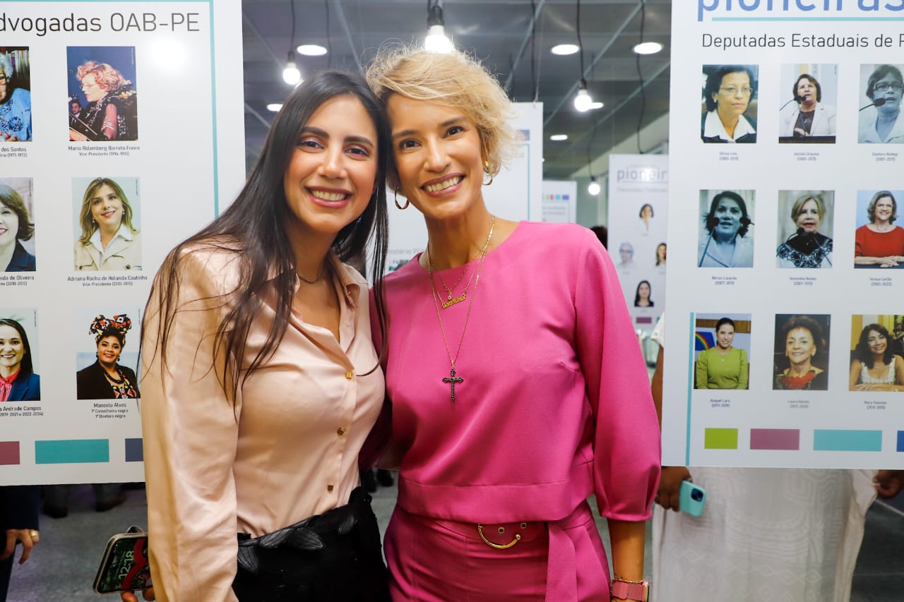 Ingrid Zanella &eacute; homenageada na Exposi&ccedil;&atilde;o Pioneiras no TRE-PE