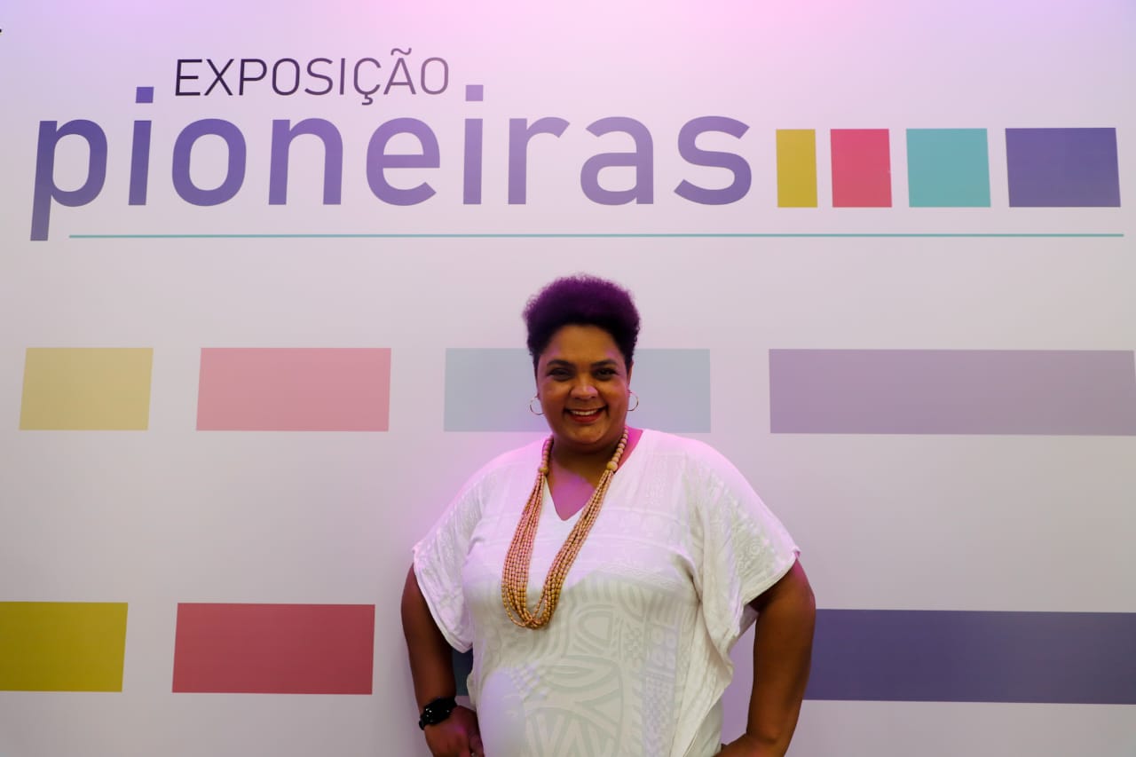 Ingrid Zanella &eacute; homenageada na Exposi&ccedil;&atilde;o Pioneiras no TRE-PE