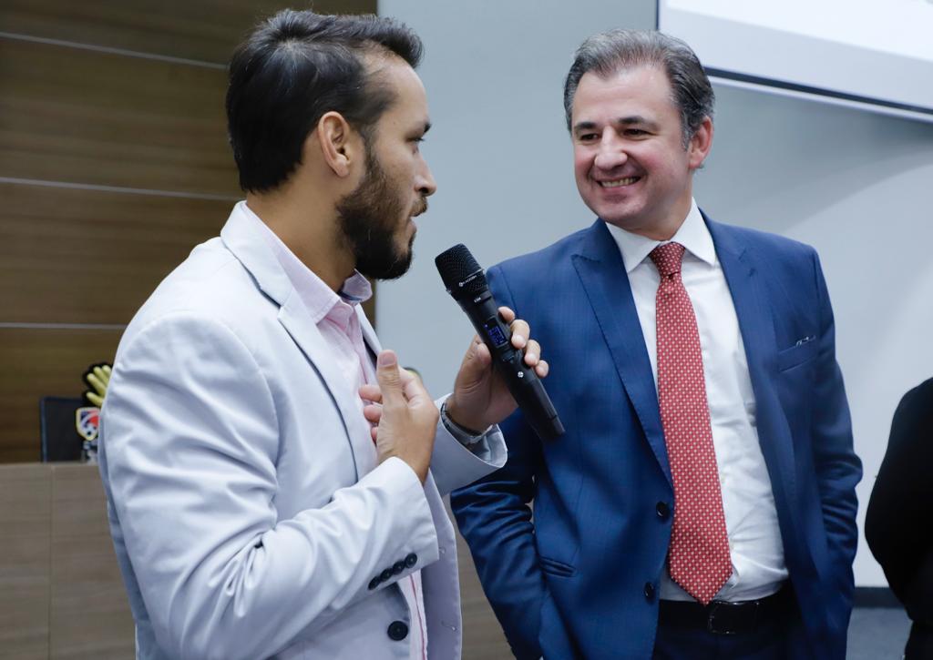 Times da OAB-PE, vencedores do campeonato Norte-Nordeste de futebol, s&atilde;o recebidos por Fernando Ribeiro Lins