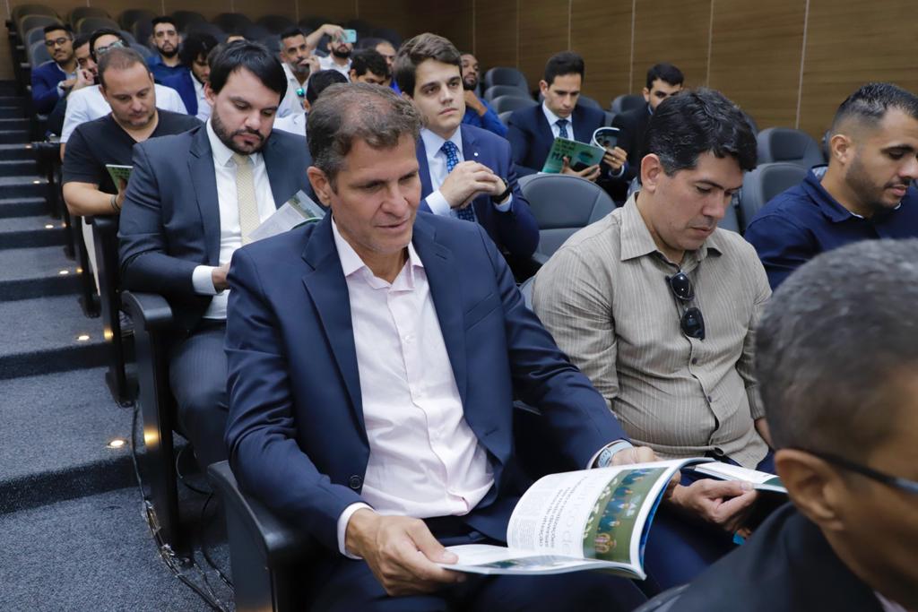 Times da OAB-PE, vencedores do campeonato Norte-Nordeste de futebol, s&atilde;o recebidos por Fernando Ribeiro Lins