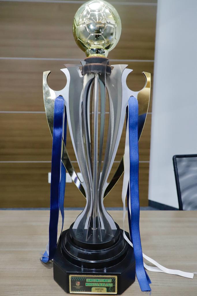 Times da OAB-PE, vencedores do campeonato Norte-Nordeste de futebol, s&atilde;o recebidos por Fernando Ribeiro Lins