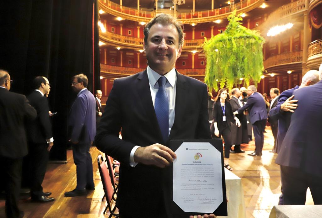 Entrega da medalha Jo&atilde;o Alfredo Correia de Oliveira