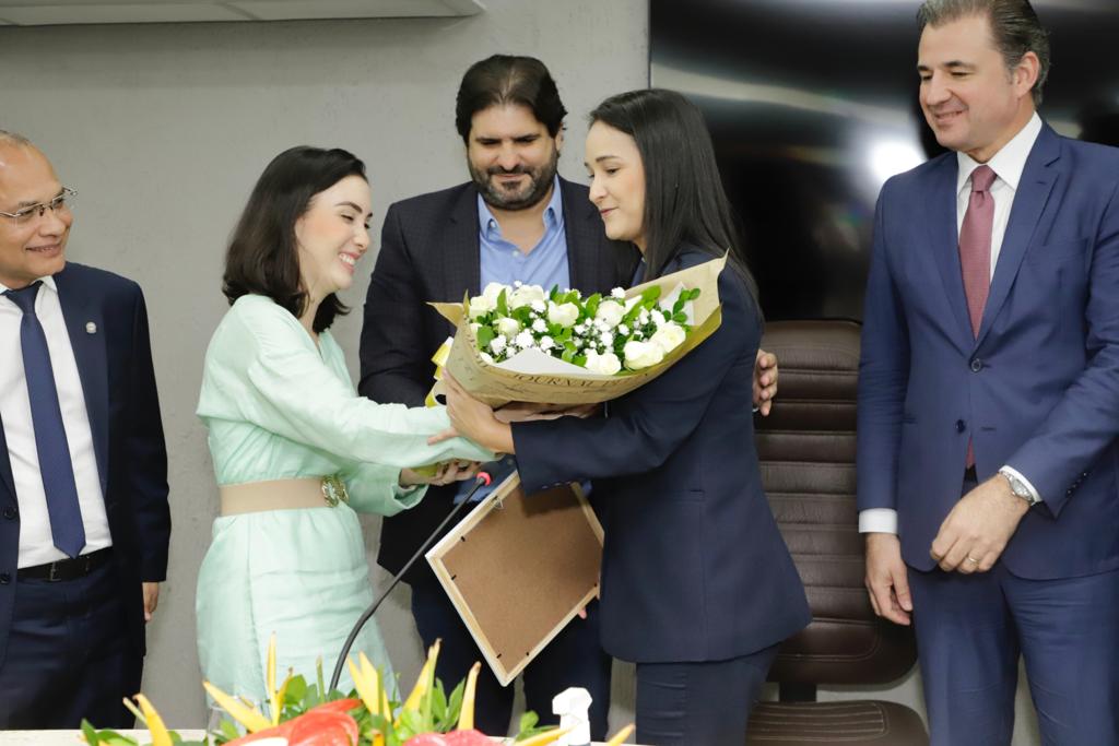 Fernando Ribeiro, Ingrid Zanella e Ivo Amaral Jr recebem maior comenda de S&atilde;o Louren&ccedil;o da Mata