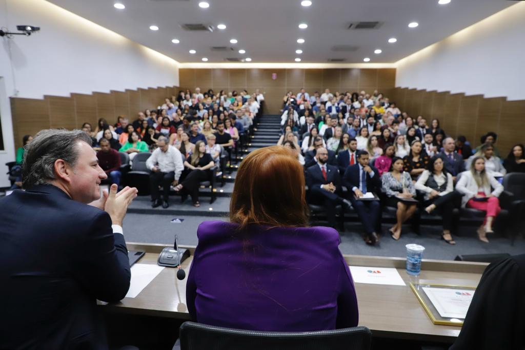 Juramento novos advogados, advogadas e estagi&aacute;rios - 11.07.23