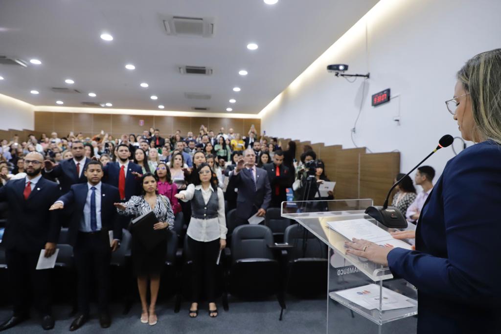 Juramento novos advogados, advogadas e estagi&aacute;rios - 11.07.23