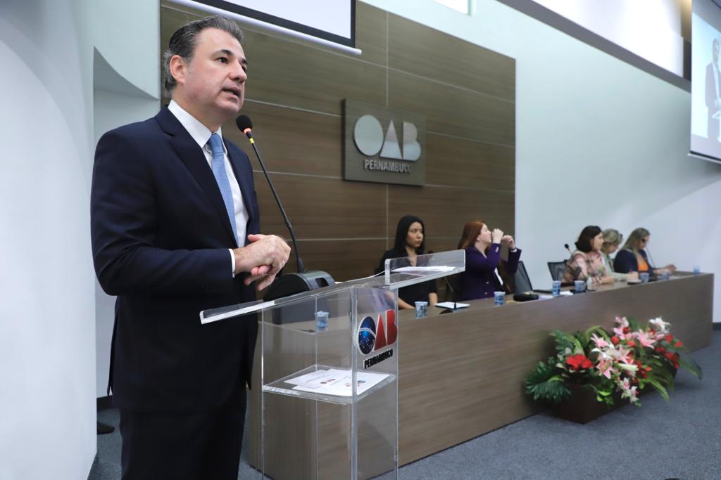 Juramento novos advogados, advogadas e estagi&aacute;rios - 11.07.23
