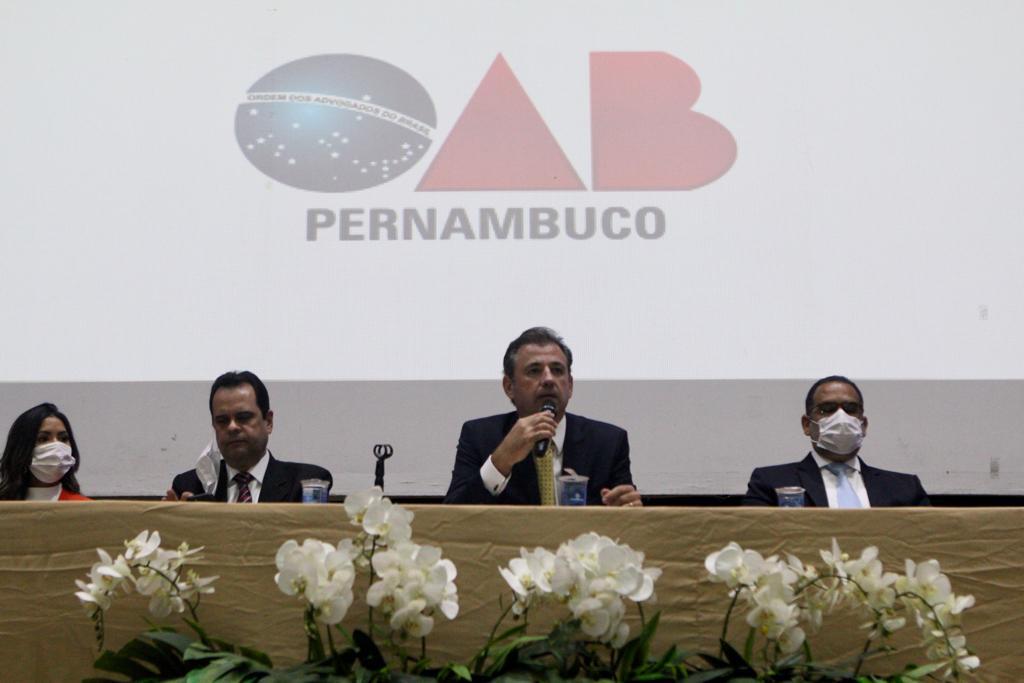 Juramento dos novos advogados e estagi&aacute;rios da OAB-PE