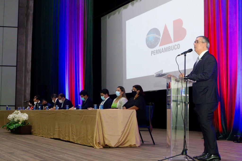 Juramento dos novos advogados e estagi&aacute;rios da OAB-PE