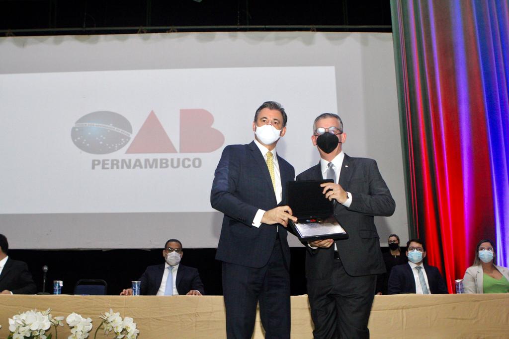 Juramento dos novos advogados e estagi&aacute;rios da OAB-PE