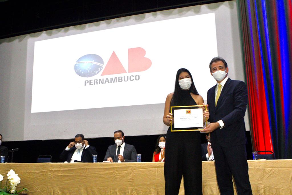 Juramento dos novos advogados e estagi&aacute;rios da OAB-PE